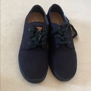 Women’s Black Toms